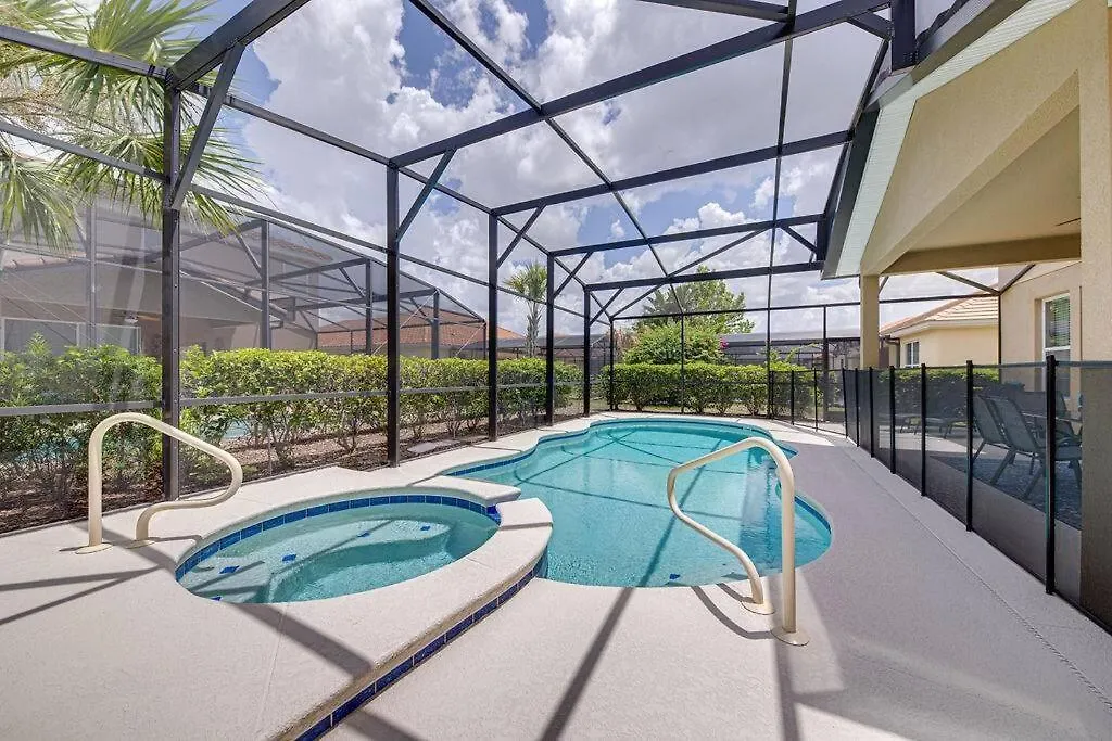 Holiday home 576 - Stunning, Modern Home On Resort Community With Private Pool And Spa Davenport